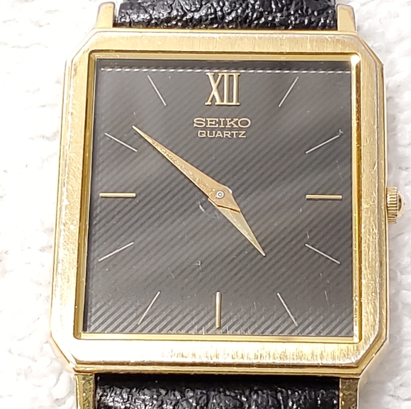 Vintage Seiko Gold Tone Womens Quartz 
